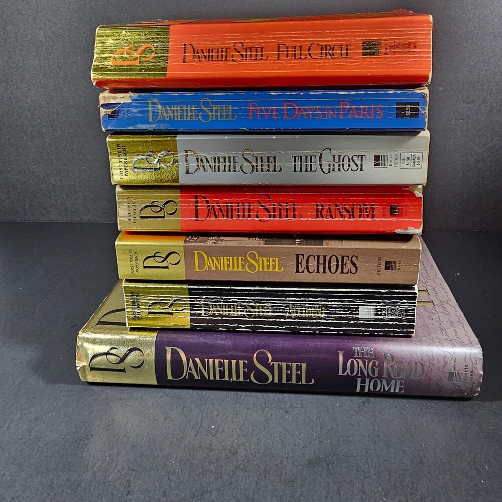 Lot of 7 Danielle Steel Books, Paperback Hardcover Romance Novels
